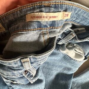 Levi's Women's Blue High Rise Skinny Jeans